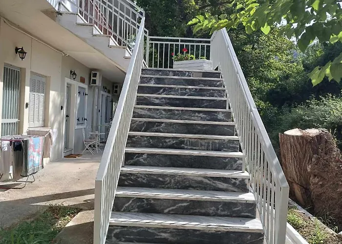 Konukevi Giotas 2 Khórto