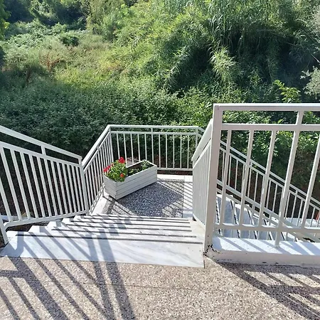 Giotas 2 Guest house Chorto